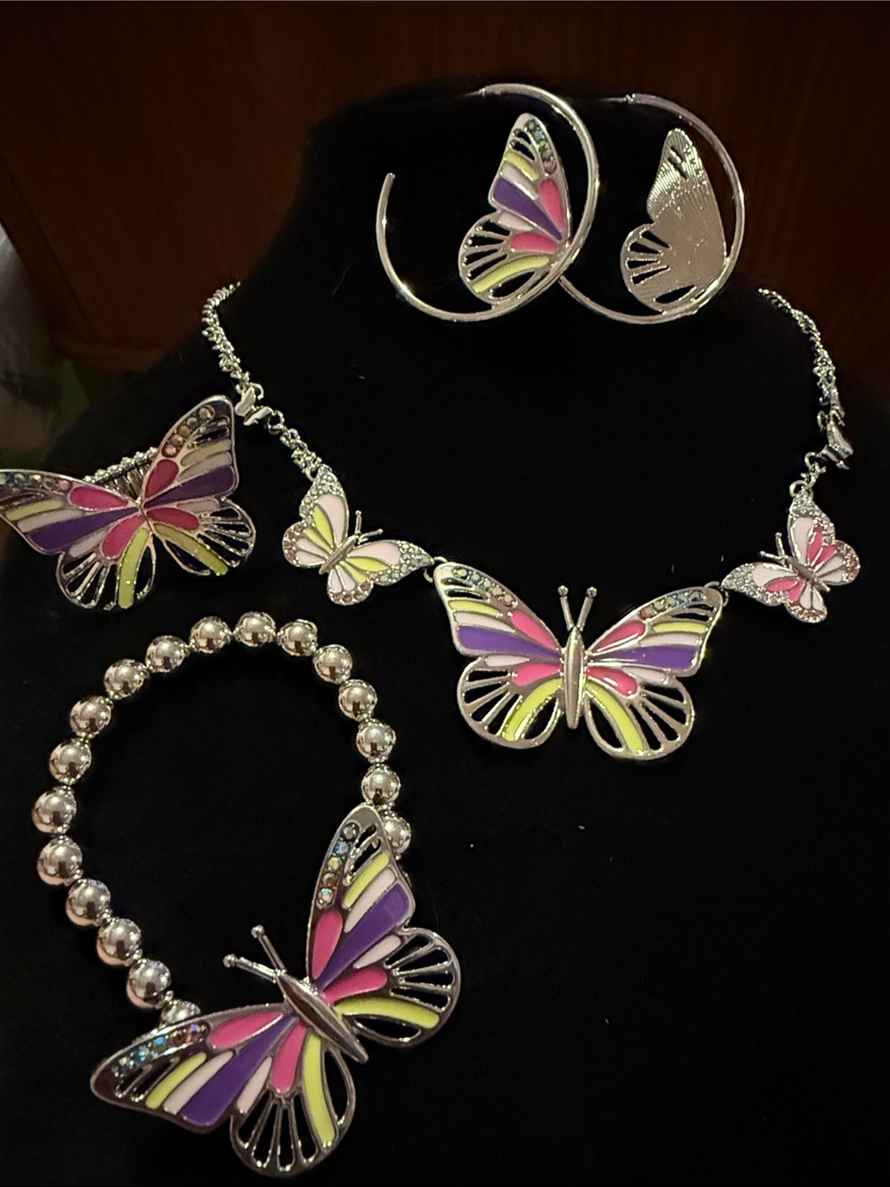 New Women’s Butterfly Multicolor Necklace 12”, stretch Bracelet, ER & Ring
